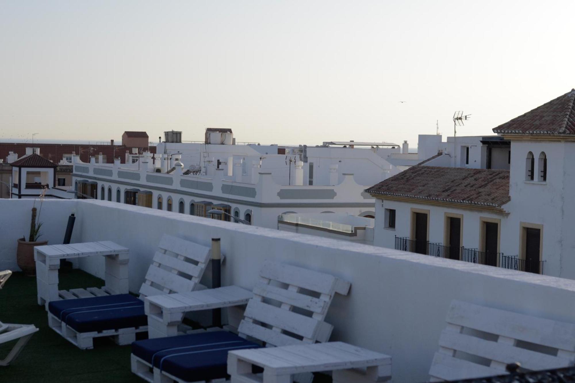 Lion Hostel By Kitesurf Tarifa Exterior photo