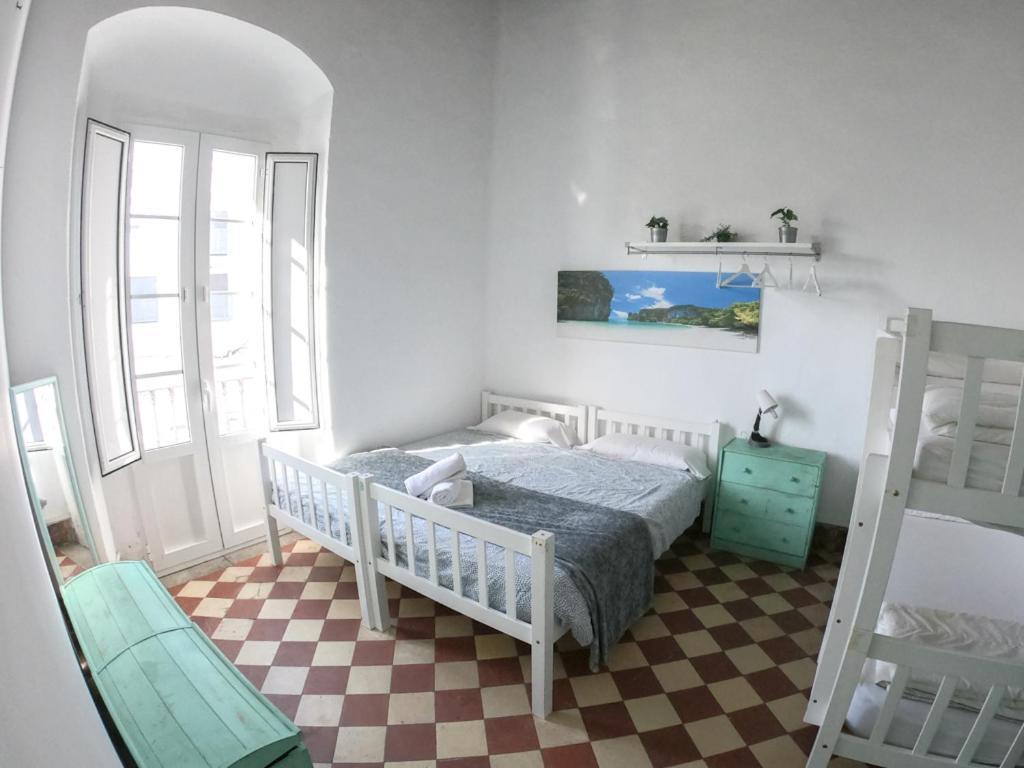 Lion Hostel By Kitesurf Tarifa Exterior photo